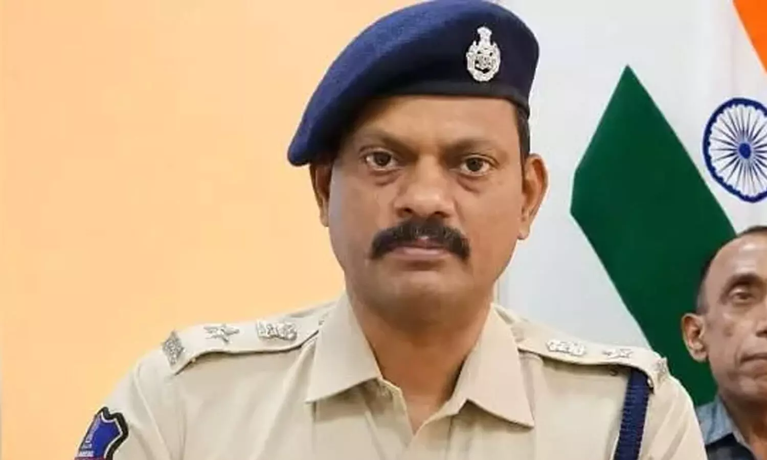 సైబర్ క్రైమ్ డీసీపీ అర్వింద్ బాబుపై వేటు: సీఎం రేవంత్ నిర్ణయం
