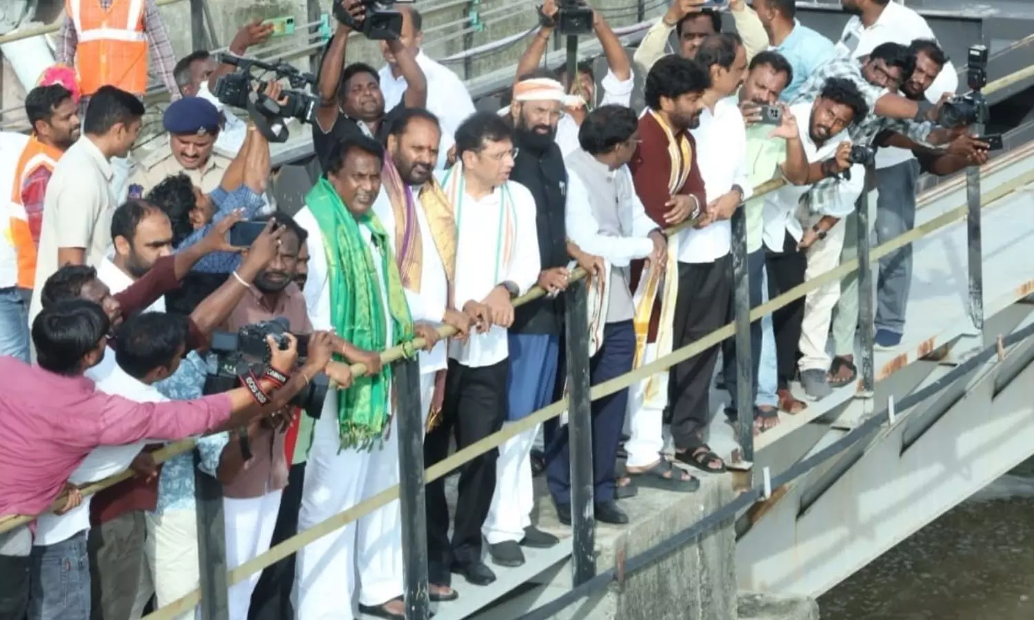 ఉత్తర తెలంగాణ రైతులకు సాగునీరు: ప్రాజెక్టులపై ప్రభుత్వం కీలక సమీక్ష